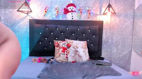 Snapshot of krystal_taylor23 chatting on December 15, 12:53 pm Kystal Taylor online show from December 15, 12:53 pm