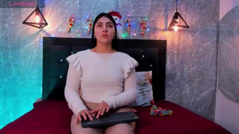 Snapshot of krystal_taylor23 chatting on December 17, 11:27 am Kystal Taylor online show from December 17, 11:27 am