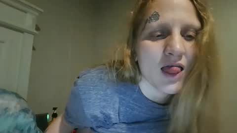 Snapshot of krystals_krystal chatting on February 2, 10:17 pm Krystal online show from February 2, 10:17 pm