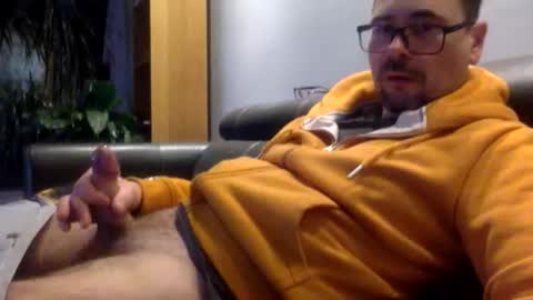 krzysztof1977 online show from February 2, 10:52 pm