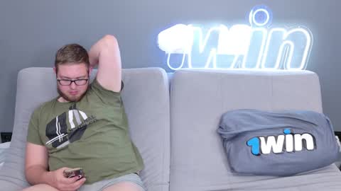 Snapshot of ksenyahot chatting on December 22, 3:55 pm WebcamWhore online show from December 22, 3:55 pm