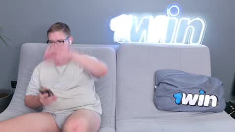 Snapshot of ksenyahot chatting on December 27, 8:13 am WebcamWhore online show from December 27, 8:13 am