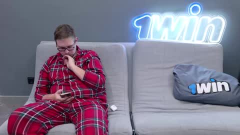 Snapshot of ksenyahot chatting on January 8, 2:25 pm WebcamWhore online show from January 8, 2:25 pm