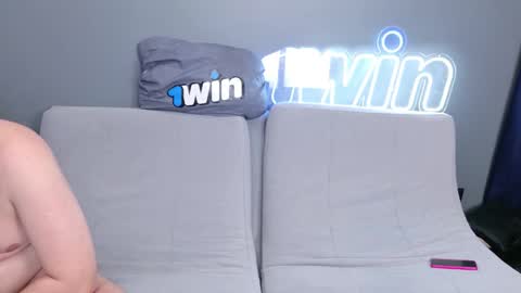 Snapshot of ksenyahot chatting on January 10, 3:37 pm WebcamWhore online show from January 10, 3:37 pm