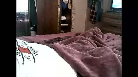 kskmertkskks online show from February 22, 7:23 am