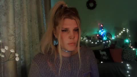 Snapshot of kudesnizza chatting on December 3, 10:28 am Annika MTF ts post -op online show from December 3, 10:28 am