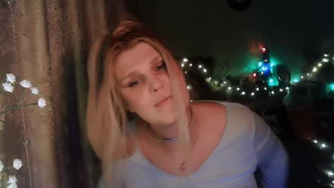 Snapshot of kudesnizza chatting on December 5, 1:28 pm Annika MTF ts post -op online show from December 5, 1:28 pm