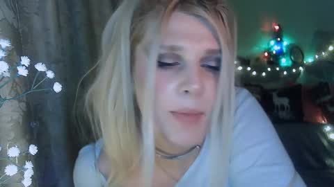 Snapshot of kudesnizza chatting on December 7, 1:51 pm Annika MTF ts post -op online show from December 7, 1:51 pm