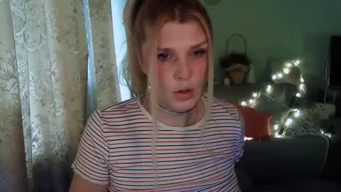 Snapshot of kudesnizza chatting on February 20, 10:37 am Annika MTF ts post -op online show from February 20, 10:37 am