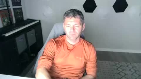 Snapshot of kuk_you chatting on November 15, 6:37 pm kuk_you online show from November 15, 6:37 pm