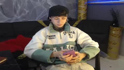 Snapshot of kuregari_xs chatting on October 26, 4:40 am kuregari_xs online show from October 26, 4:40 am