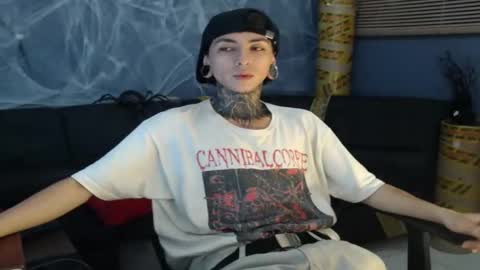 Snapshot of kuregari_xs chatting on October 27, 1:42 am kuregari_xs online show from October 27, 1:42 am