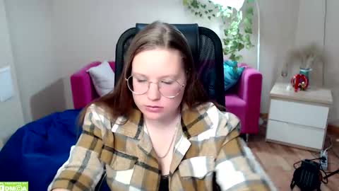 kuri_u online show from January 16, 9:35 am