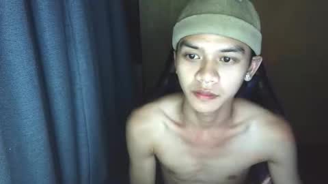 kurtxxx07 online show from May 17, 10:39 pm