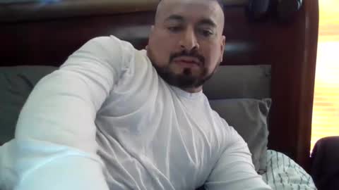 Snapshot of kush40 chatting on December 1, 8:42 pm kush40 online show from December 1, 8:42 pm