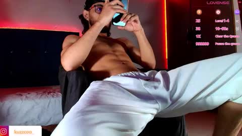 kuzzcoo online show from October 22, 2:23 am