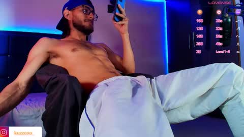 kuzzcoo online show from November 3, 3:35 pm