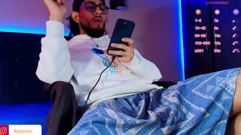 kuzzcoo online show from November 13, 2:49 pm