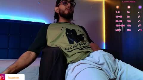 kuzzcoo online show from March 22, 1:03 pm