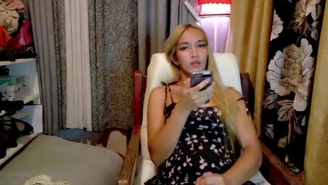 Snapshot of kween_romance chatting on July 15, 10:04 pm Kween online show from July 15, 10:04 pm