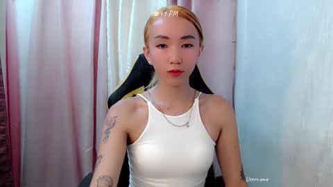 Snapshot of kweenie1026 chatting on May 18, 6:41 am kweenie1026 online show from May 18, 6:41 am