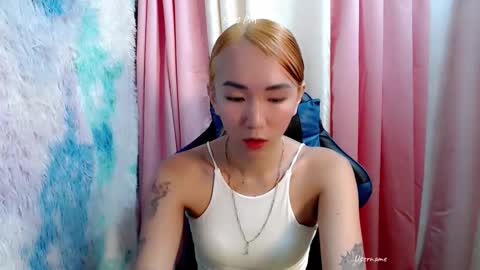 Snapshot of kweenie1026 chatting on May 19, 1:11 am kweenie1026 online show from May 19, 1:11 am