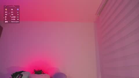 Snapshot of kxss_krawl chatting on July 16, 11:44 pm Aria Kess online show from July 16, 11:44 pm