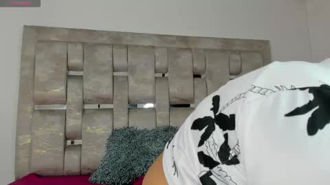 Snapshot of kyara_lane chatting on November 27, 12:18 pm Kyara online show from November 27, 12:18 pm