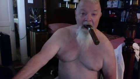 Snapshot of kyhgihntight chatting on October 28, 6:21 pm Nick Nude Celt KYHighNTight online show from October 28, 6:21 pm