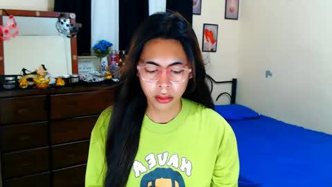 kylarose smith online show from April 25, 2:03 am