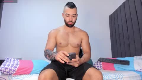 Kyle collinz online show from November 5, 10:21 pm