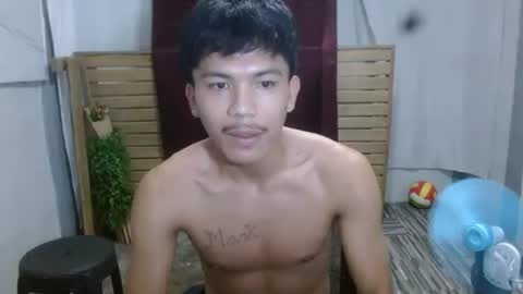 kyle_lourence online show from April 26, 2:31 am