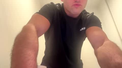 Snapshot of kylegotittt chatting on February 27, 10:59 am Hotbody545 online show from February 27, 10:59 am