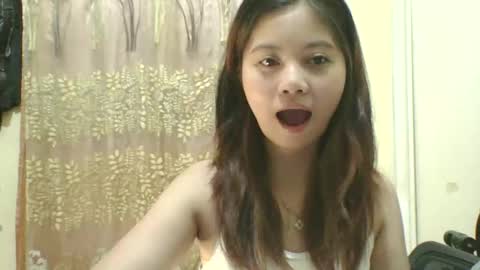 its me KYLIE online show from September 22, 3:25 pm