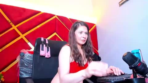 Snapshot of kylie_bloom chatting on July 17, 10:47 pm kylie_bloom online show from July 17, 10:47 pm