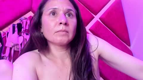 Snapshot of kylie_bloom chatting on July 21, 9:33 am kylie_bloom online show from July 21, 9:33 am