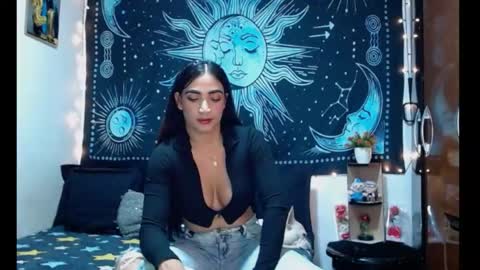 kylie online show from April 18, 11:27 pm