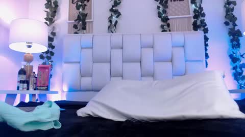 Kylie Myers online show from December 15, 4:59 pm