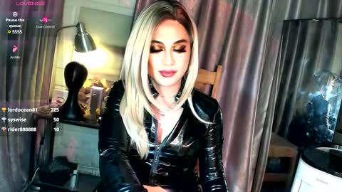 kylie online show from February 13, 4:28 pm