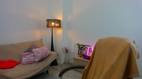 Snapshot of kylie_kathy chatting on November 3, 4:52 pm Kylie online show from November 3, 4:52 pm