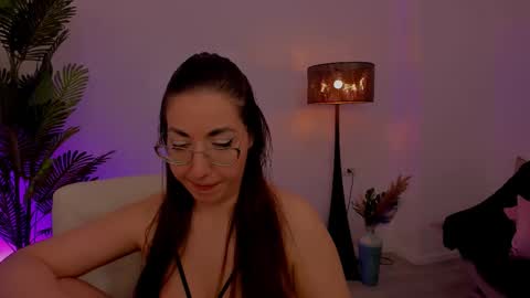 Snapshot of kylie_kathy chatting on January 10, 9:05 pm Kylie online show from January 10, 9:05 pm