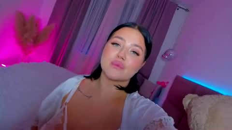 Kylie Lips online show from September 18, 6:54 pm