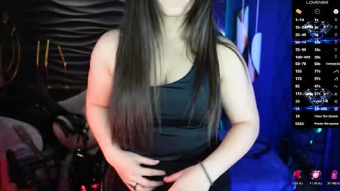 Snapshot of kylie_mellow chatting on November 28, 1:25 pm Kylie online show from November 28, 1:25 pm