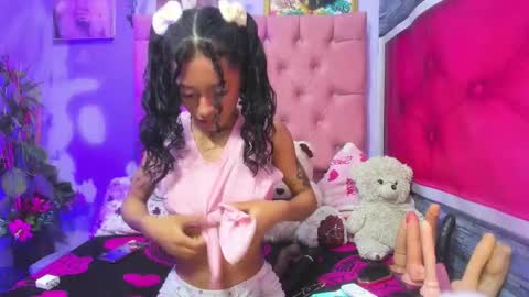  KYLIE online show from November 4, 4:22 am