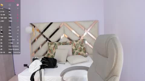 Kylie Reyes  online show from February 11, 7:19 pm