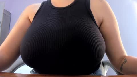 Snapshot of kylie_reyes chatting on June 10, 8:19 pm Kylie Reyes online show from June 10, 8:19 pm