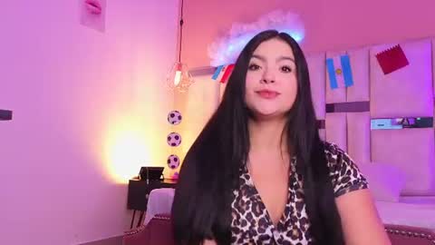 Snapshot of kylie_river chatting on June 25, 11:15 am Kylie online show from June 25, 11:15 am