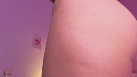 Snapshot of kylie_river chatting on July 1, 11:12 am Kylie online show from July 1, 11:12 am