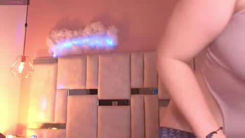 Snapshot of kylie_river chatting on July 19, 1:15 pm Kylie online show from July 19, 1:15 pm