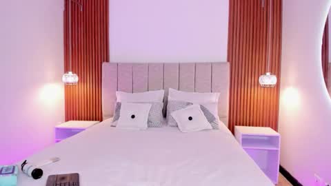 kloe sofia online show from November 19, 1:11 pm